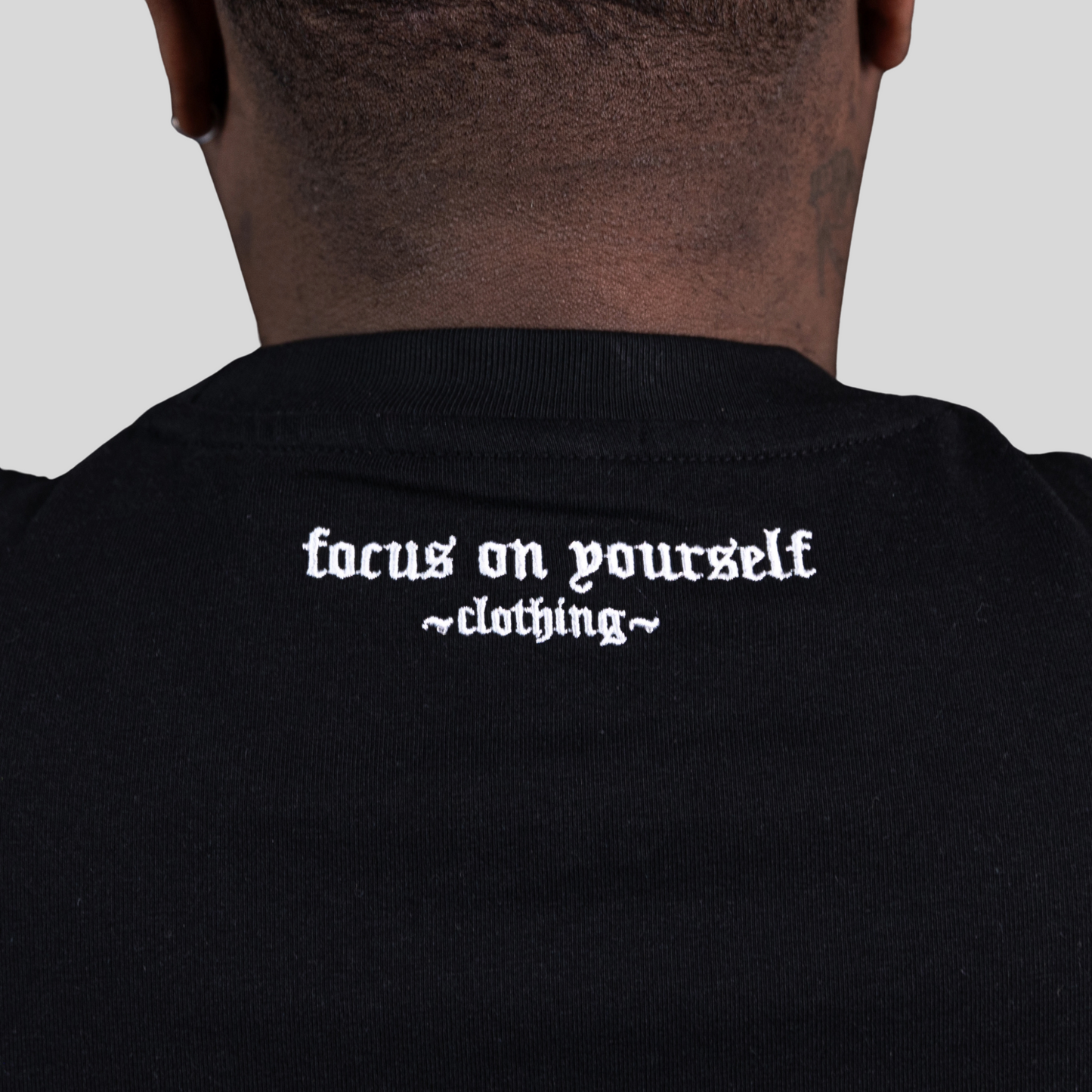 Focus on yourself Basic T-Shirt Schwarz